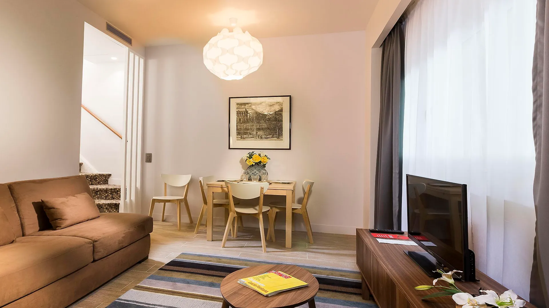 Lena Hotel 3*